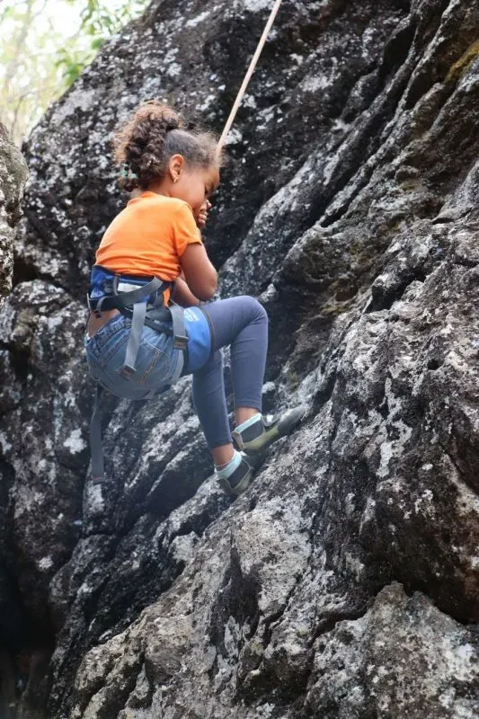 cour-enfant-escalade-vertical-aventure-reunion-1