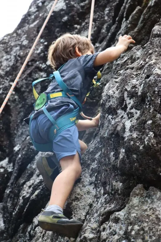 cour-enfant-escalade-vertical-aventure-reunion-4