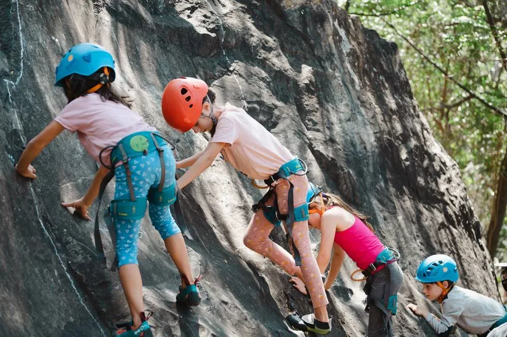 cour-enfant-colimacon-vertical-aventure-reunion-4