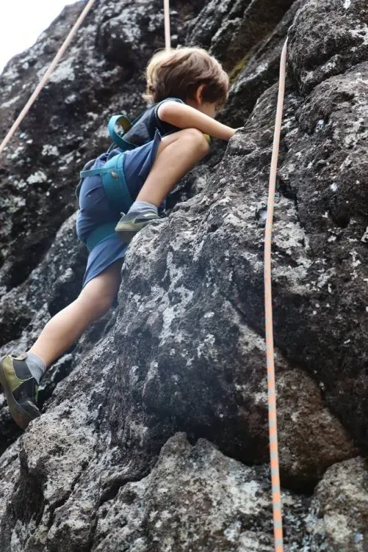 cour-enfant-les-avirons-etang-sale-vertical-aventure-reunion-5