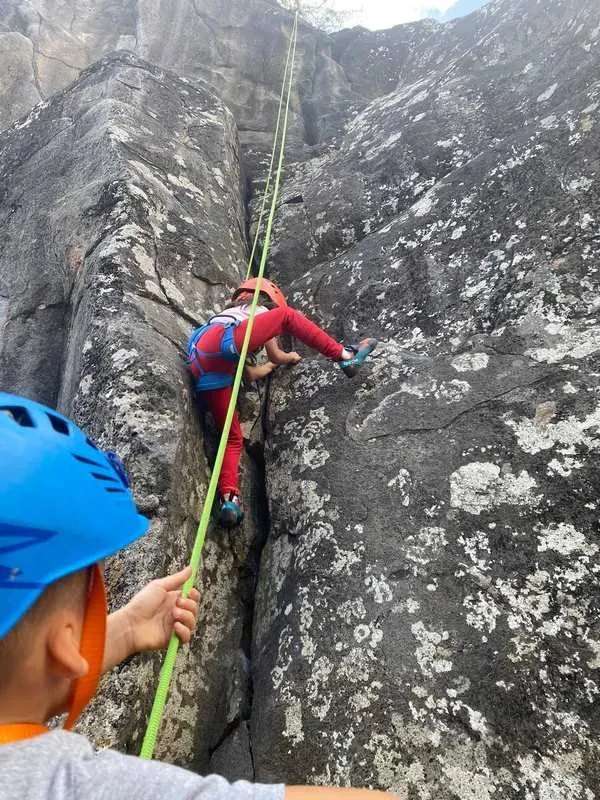 stage-escalade-enfant-l-etang-sale-vertical-aventure-reunion_5