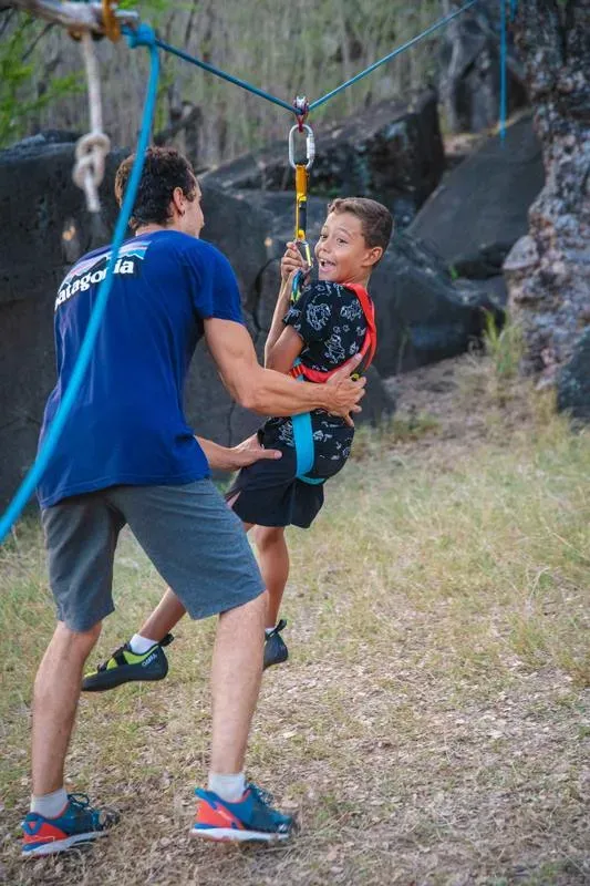 stage-escalade-famille-l-etang-sale-vertical-aventure-reunion_7