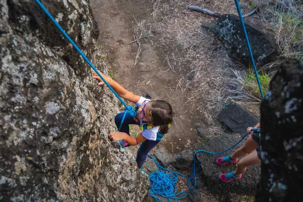 stage-escalade-famille-l-etang-sale-vertical-aventure-reunion_12